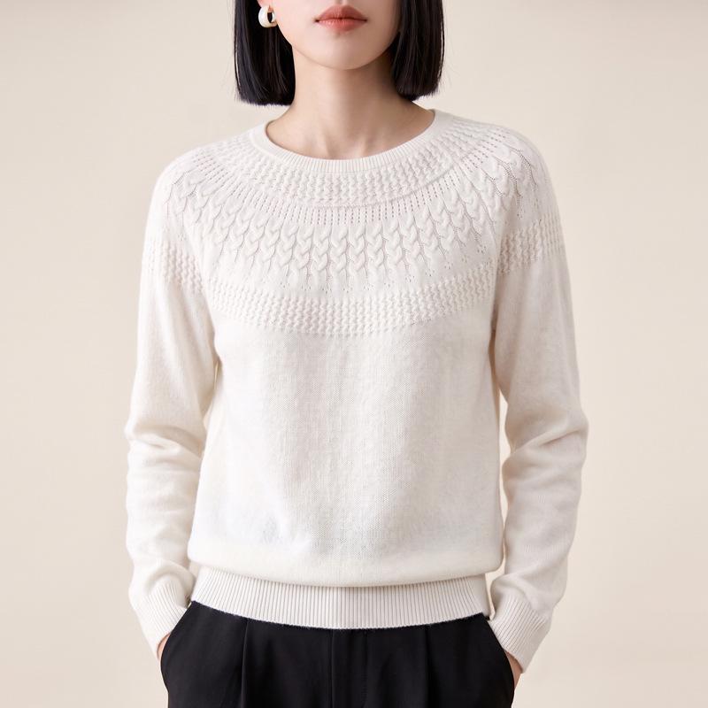 Women's Autumn Cable Knit Round Neck Pullover Sweater