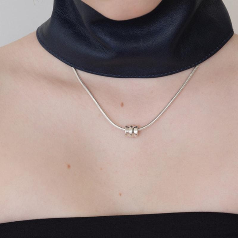 ALL LEFT Ro Necklace