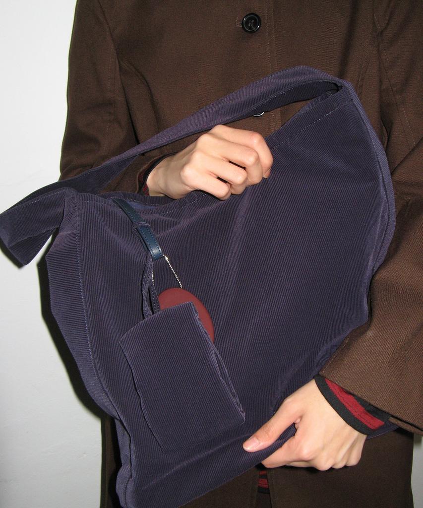 Pote 0007 Layered Pouch Hobo Bag_Corduroy Navy