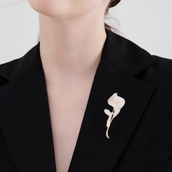 Women Brooch Sparkling Rhinestone Inlaid Common Callalily Shape Anti-Exposure Buckle Suits Shirts Sweaters Bags Pin Outfit Accessory