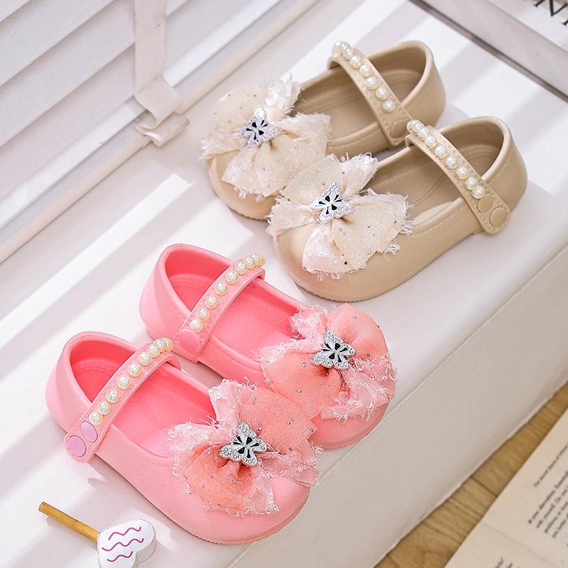 Little Girl Princess Bow Pearl Shoes - Spring/Autumn Soft Sole Sandals with a New Chinese Fragrance Style.