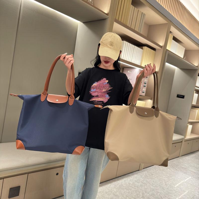 Large Capacity Commute Tote: Durable Handheld Bag for Computer, Yoga, Fitness, and Sports