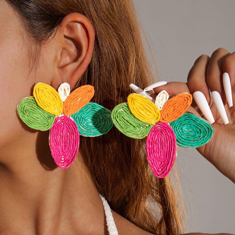 Summer hand-woven raffia stud earrings women's sweet temperament earrings pastoral atmosphere flower earrings