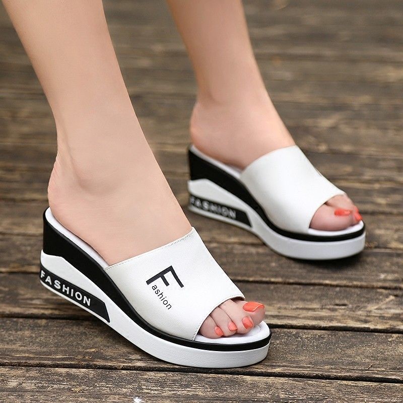 2025 New Arrival Women wedge Flip Flops Lightweight Beach Slippers High Quality PU Leather Zapatos De Mujer Woman Sandal