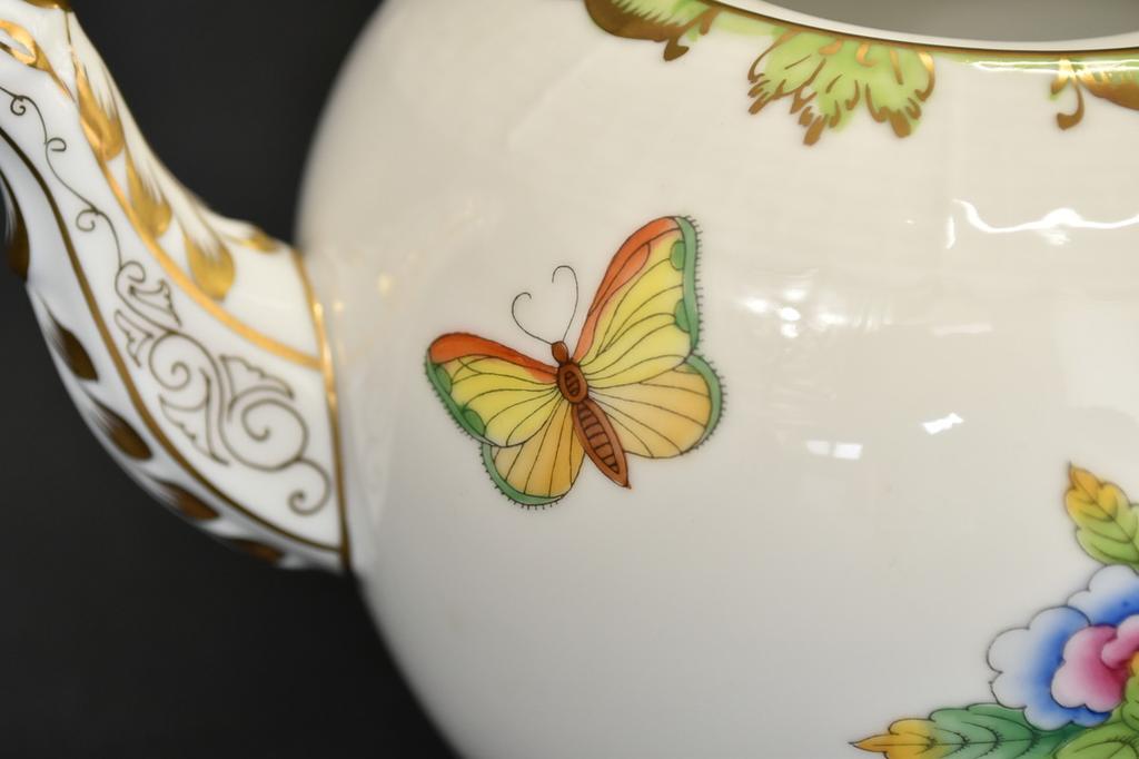 Herend VBO/Victoria Bouquet Teapot Made in Hungary Handpainted Vintage Rare