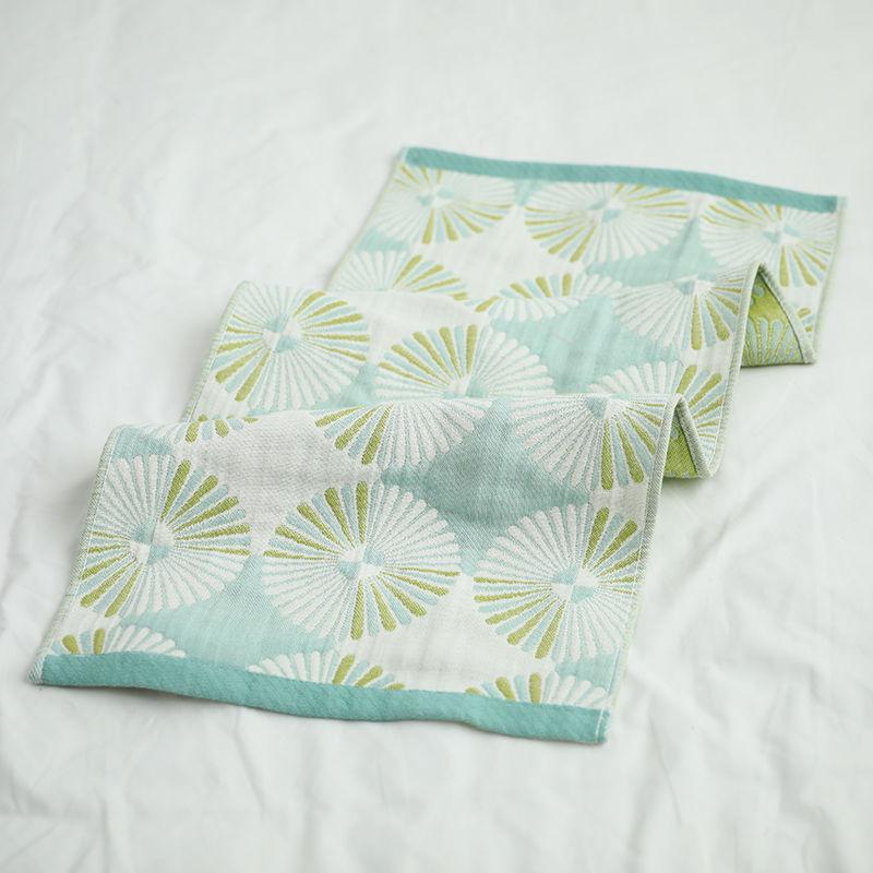 Towel Cotton with Four Layers of Gauze, Adult Household Towel Face Washing and Water Absorbing Shower Towel