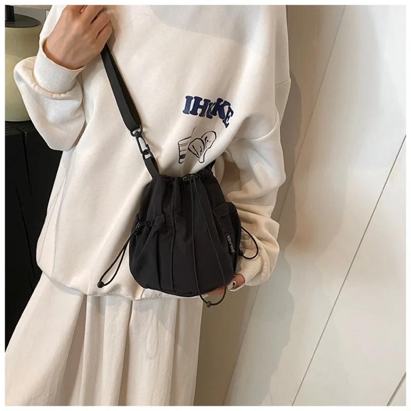 Ny Hinkväska med Dragsko med Stor Kapacitet Axelväska Enkel Damväska Mobiltelefonplånbok Mångsidiga Återanvändbara Crossbody-väskor
