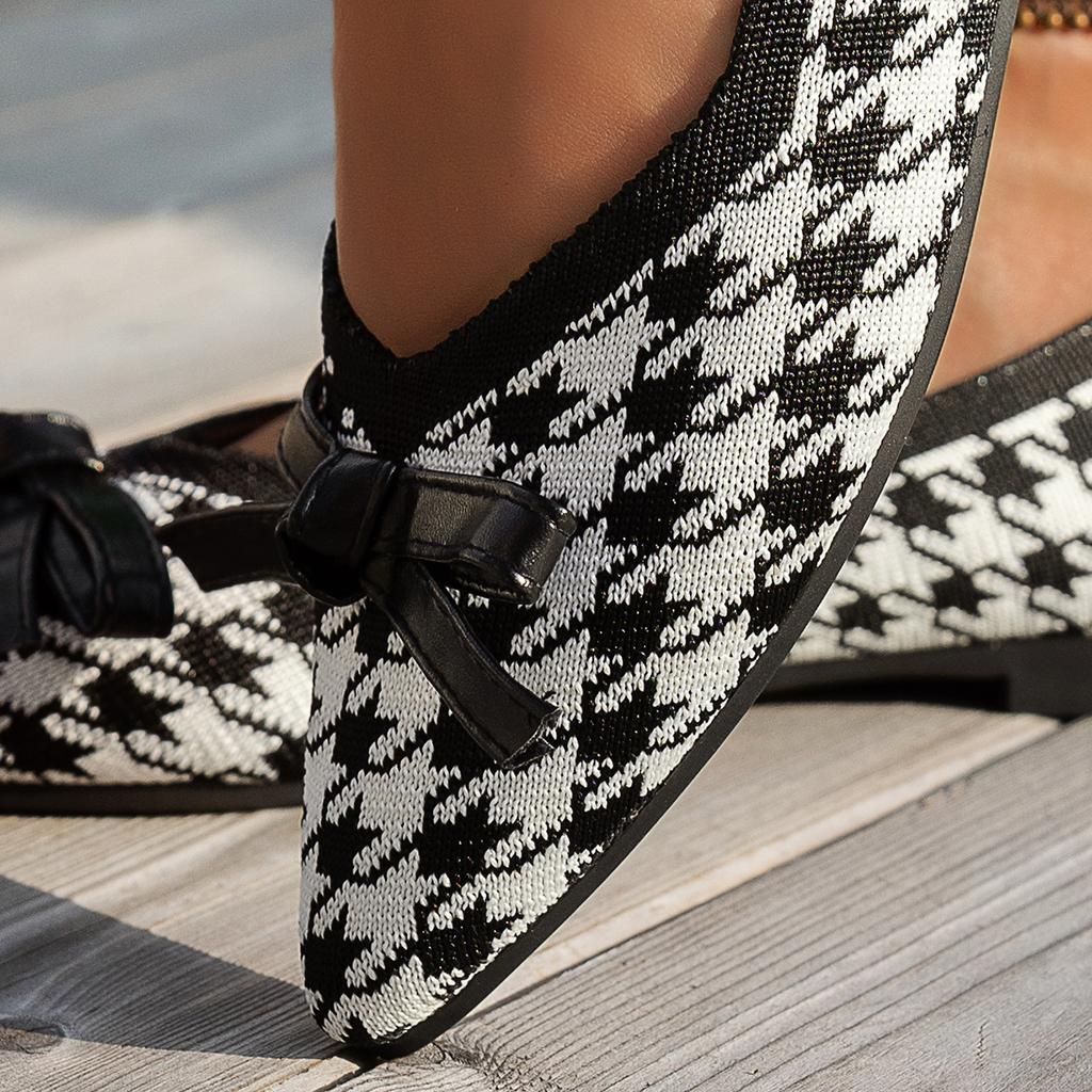 Fashion Fashion Rivet Pointed Toe Shallow Women Shoes Spring New PU Leather Slip on Basic Casual Flats Female Zapatos De Mujer