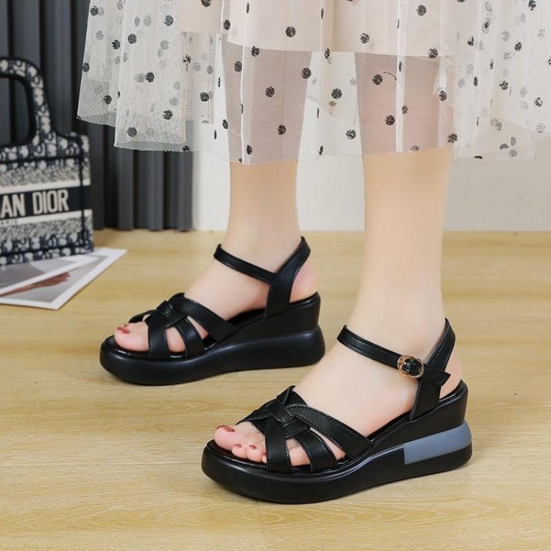 

Hollow buckle sandals women s summer new open-toed casual retro wedge heel shoes sandals women s shoes 35 чёрный