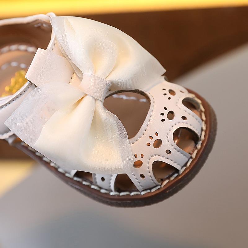 New Summer Style Children's Sandals for Baby Girls 0-1-2 Years Old, Hole Shoes with Closed-Toe and Bowknot, Princess Shoes.