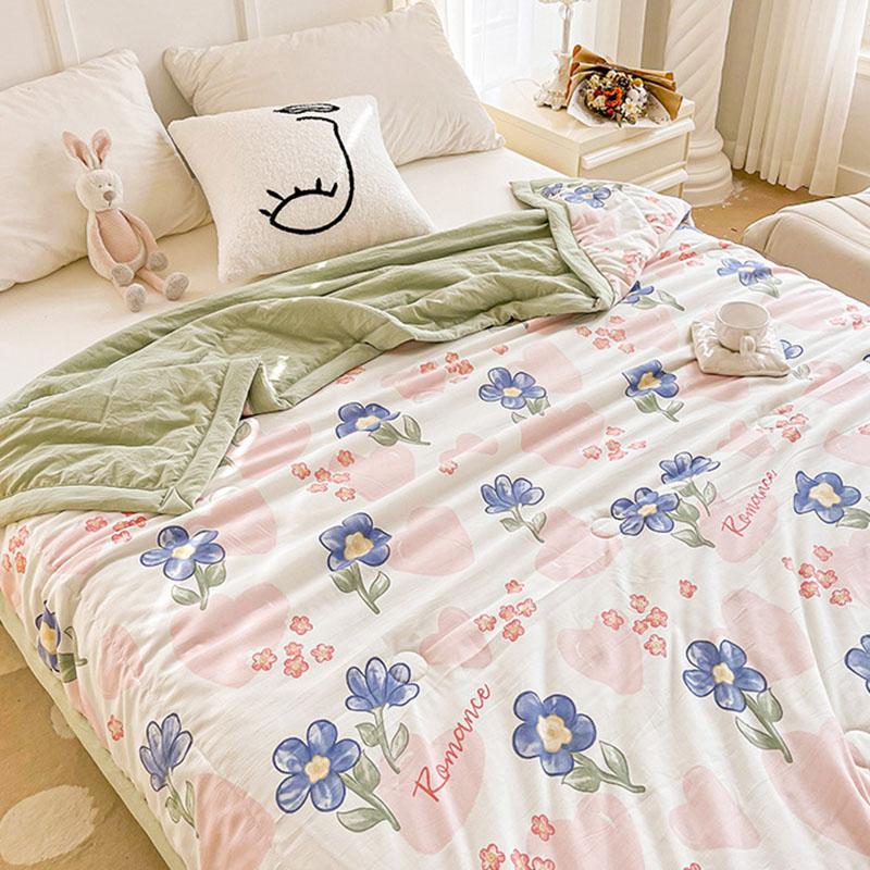 7A Antibacterial Printed Soybean Summer Quilts Cartoon Air Conditioning Quilt for Dorm Home Skin-Friendly Cozy Cooling Blanket