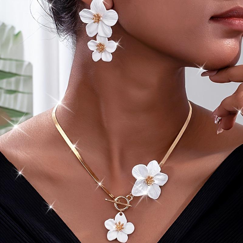 Stylish and elegant alloy flower pendant necklace earrings set women's atmosphere high sense fashion versatile