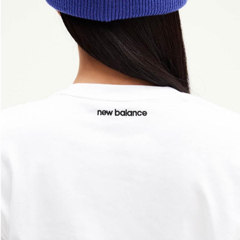 New Balance Nbnee21013 Uni Essential Small Logo Short Sleeve Tee Standard Fit  White 