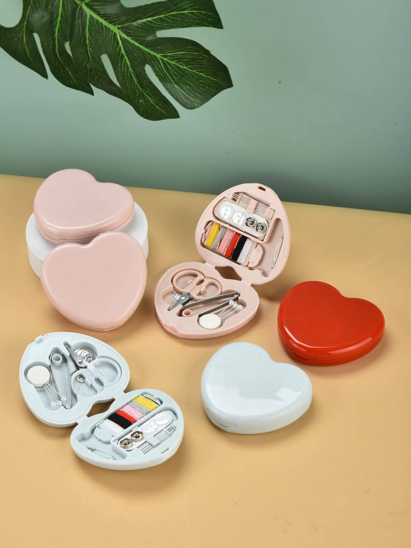16pcs/set plastic sewing machine thread set, heart-shaped mini sewing box multifunctional household portable kit