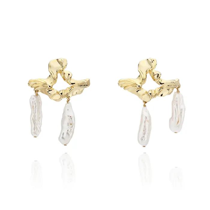 POPPI_Romantic wavy pearl earrings