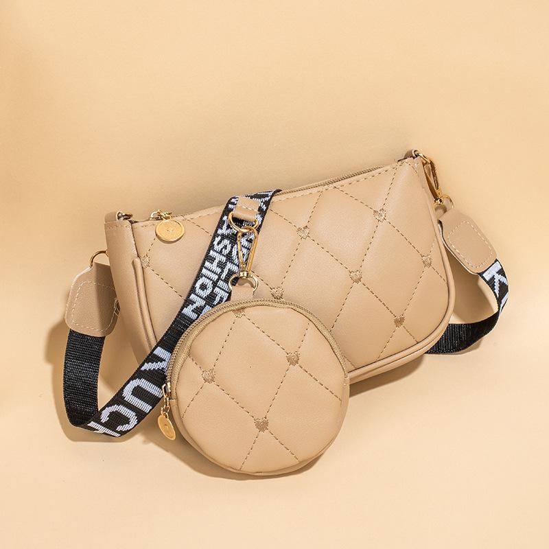 

New fashionable and simple women s bag embroidered love square bag women s armpit bag single shoulder child and mother bag one piece абрикосовый