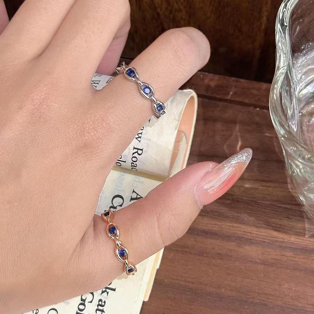 Bague Ouverte Style Punk Œil de Diable Bleu pour Femme: Design Tendance et Cool