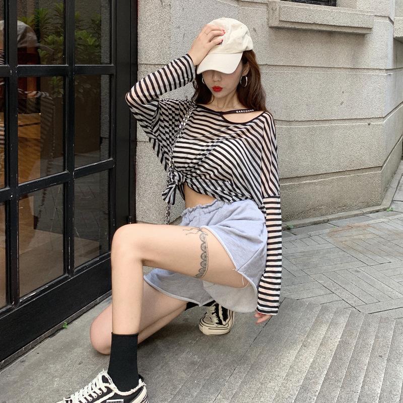 Футболка в полоску из ледяного шелка с длинными рукавами — фото 10