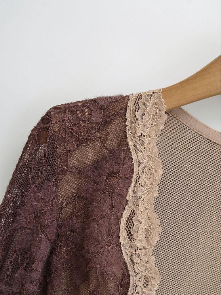 Retro Fishing-Style V-Neck Lace Bodysuit: Slim Fit Long Sleeve Base Layer for Women.