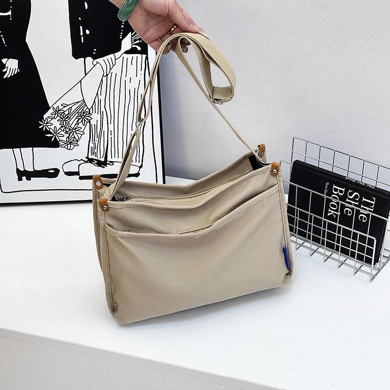 Trend Casual Large-capacity Canvas Bag 2025 New Fashion Versatile Shoulder Bag Simple Niche Temperament Messenger Bag