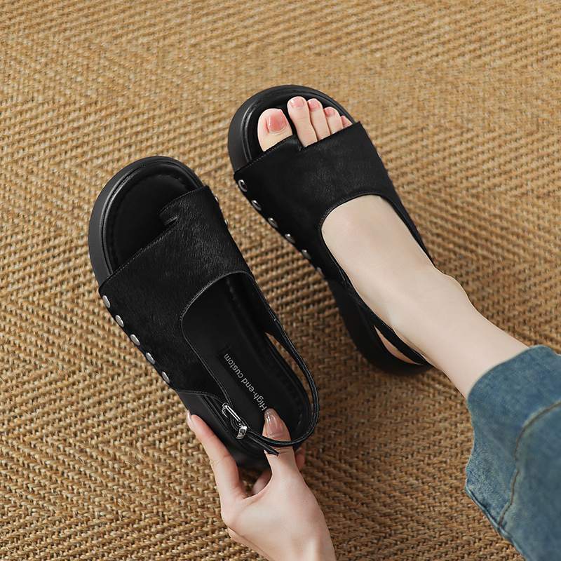 

Krazing Pot Натуральный мех конского волоса Летний размер 42 Европейский дизайн Толстая подошва Плоская платформа Женские сандалии с открытым носком Суперзвезда 40 чёрный