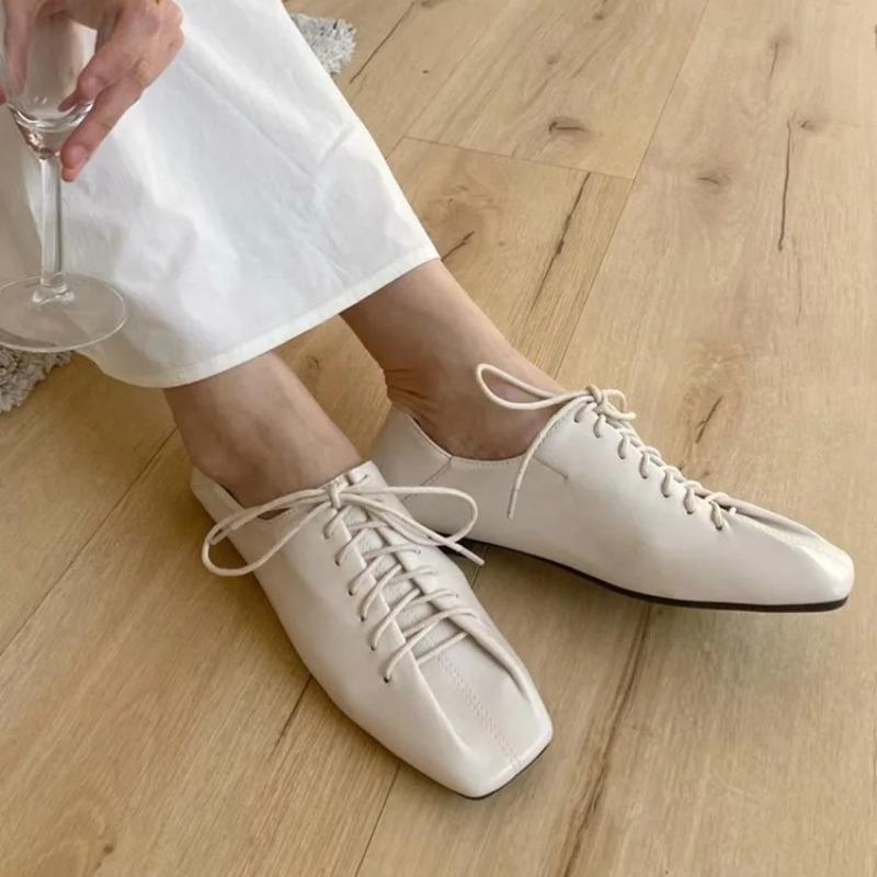 Luxury Designer Shoes for Women New Flat Shoes Women Casual Roses Lace-Up Low Rubber Basic Cross-tied Leisure Square Toe Shoes