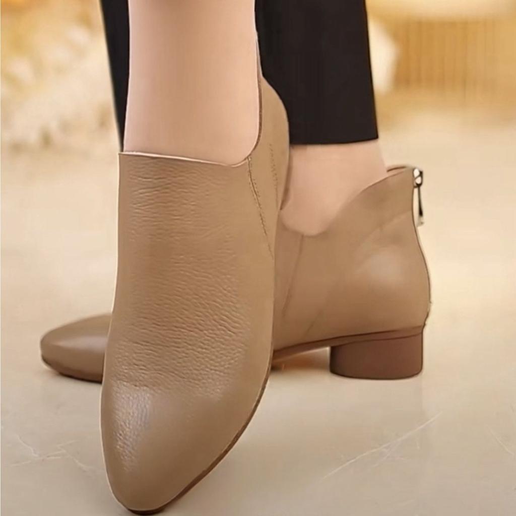 0000 new autumn pointed flat-soled short boots soft leather women's thick heel Martin boots spring and autumn single boots soft-soled comfortable sho