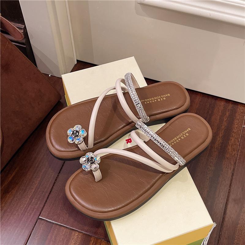 Papuci de casă cu talpă groasă și vârf răcoros pentru femei de purtat 2025 vară noi, cu strasuri, curea subțire, sandale versatile tip muffin pentru femei