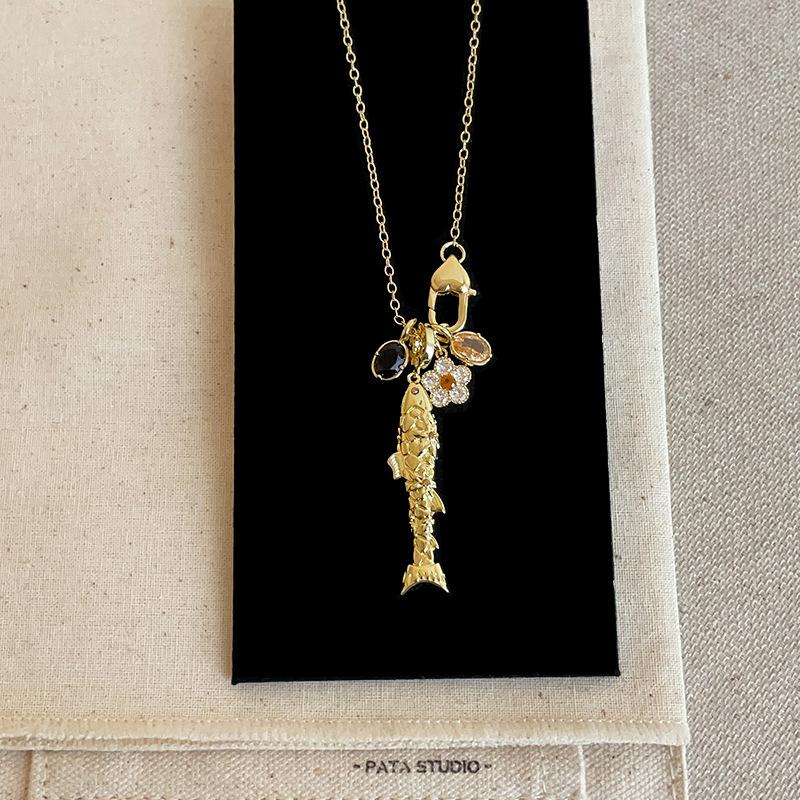 

Novel Design CZ Cubic Zircon Crystal Floral Metal Koi Fish Heart Lock Pendant Necklaces For Women O-Chain Sweater Chain