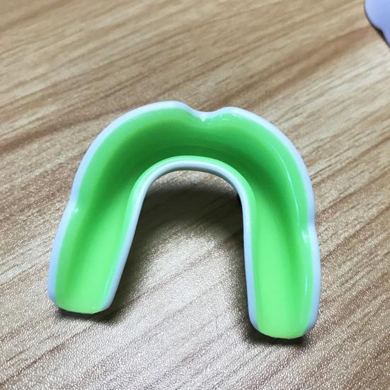 Mundschutz Glatte Kante Stoßdämpfend EVA Boxen Karate Sport Mundschutz für Erwachsene