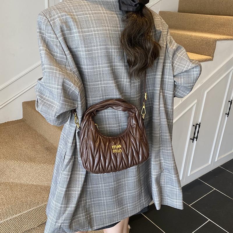 Neue Mode gefaltete Tasche Umhängetasche lässige Mode einfache Mode süßer Trend Handtasche Umhängetasche Damentasche