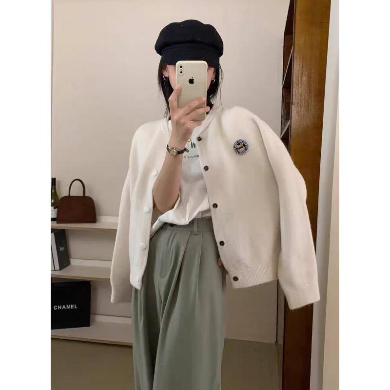 

Autumn and winter new soft waxy gentle sweater jacket women s crew neck loose versatile embroidered knitted cardigan jacket One size