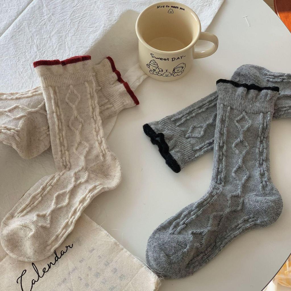 Color Block Cable Knit Wool Socks with Lace Ruffles & Diamond Pattern - Mid-Calf, Korean Autumn/Winter Style