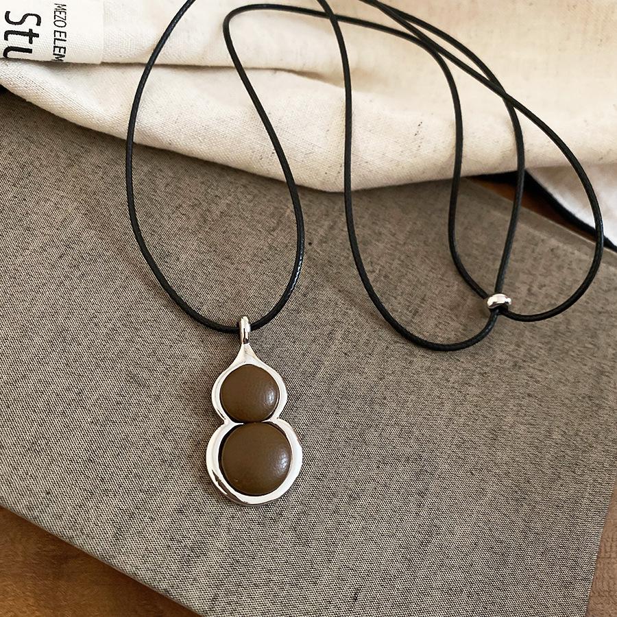 

Long Adjustable Black Color Rope Sweater Chain Chinese Style PU Leather Metal Bottle Gourd Pendant Necklaces for Women 94cm кавовий