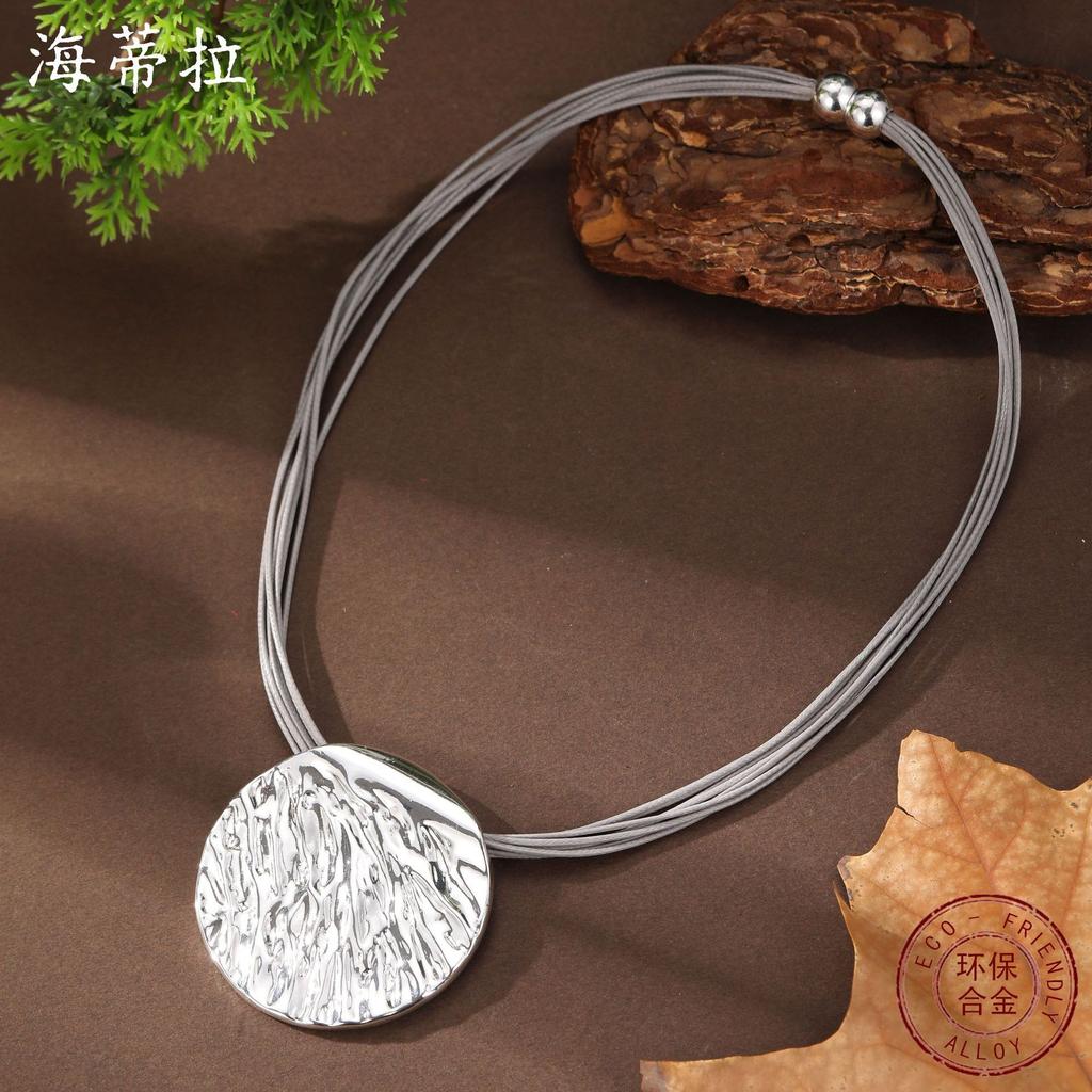 New smooth irregular disc leather rope magnetic necklace, women's exaggerated disc small pendant.