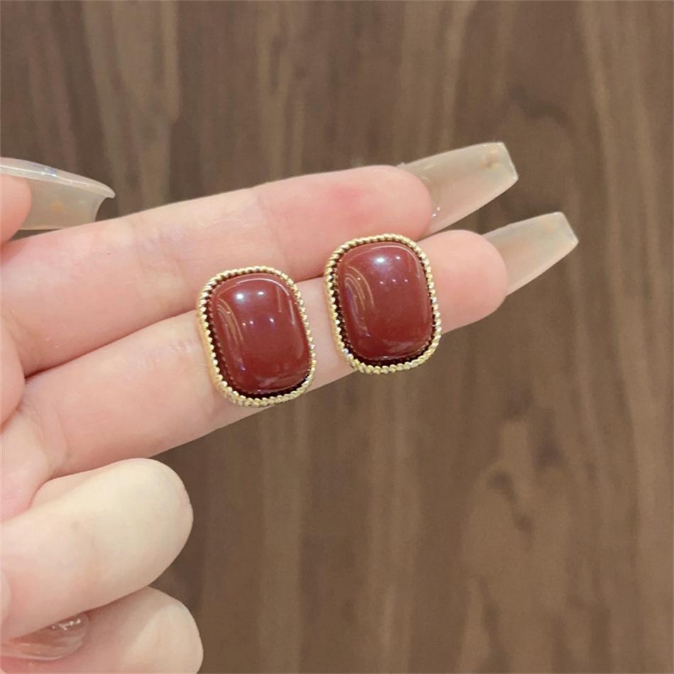 Geometric Pattern Retro Coffee Color Square Stud Earrings for Women Wedding Jewelry Boucles d'oreilles Valentine's Day Gift
