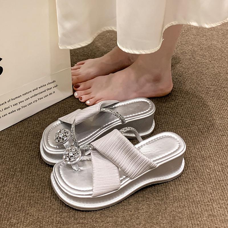 Flower Thick-soled Cool Slippers Women's Outer Wear 2025 New Summer Lady Muffin Wedge Heel Set Toe Beach Shoes