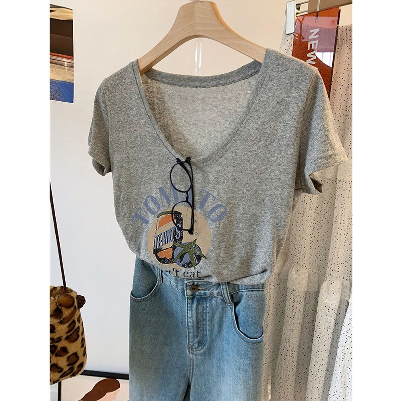 

Plus-Size American Retro Trendy Low V-Neck Regular Shoulder Short-Sleeve Women s Summer Slimming T-Shirt Top Ins Light Gray XL