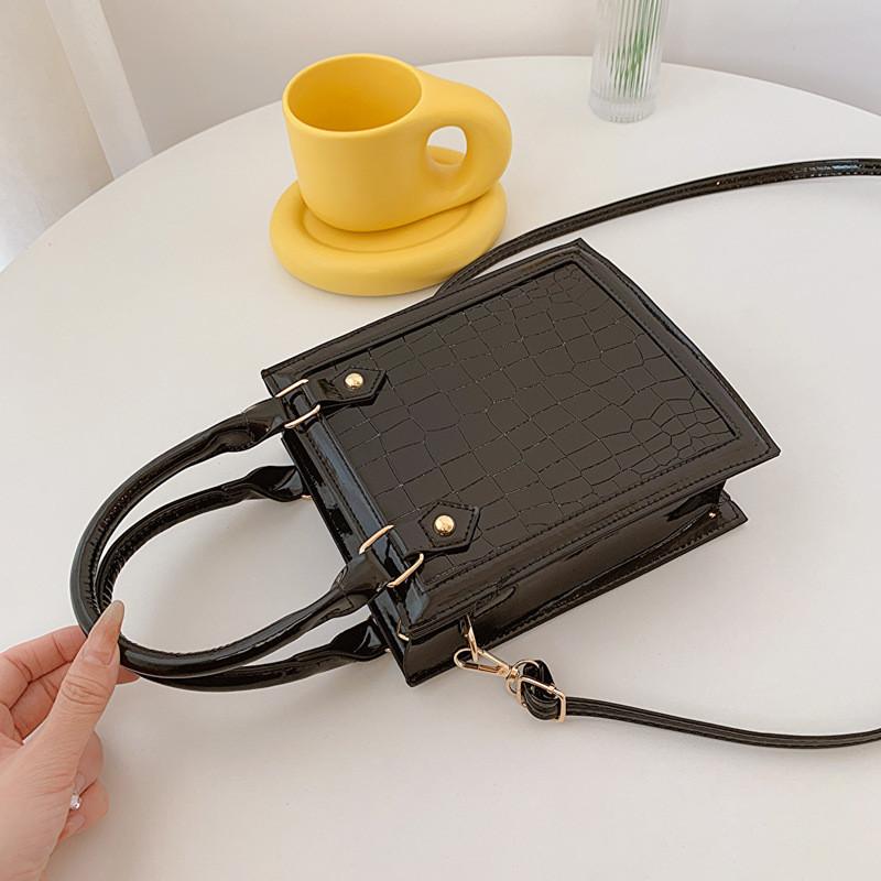 Trendy Small Crossbody Pu Bag 2023 Summer Fashionable Handbag Street Style Black Orange Silver Gold Purple