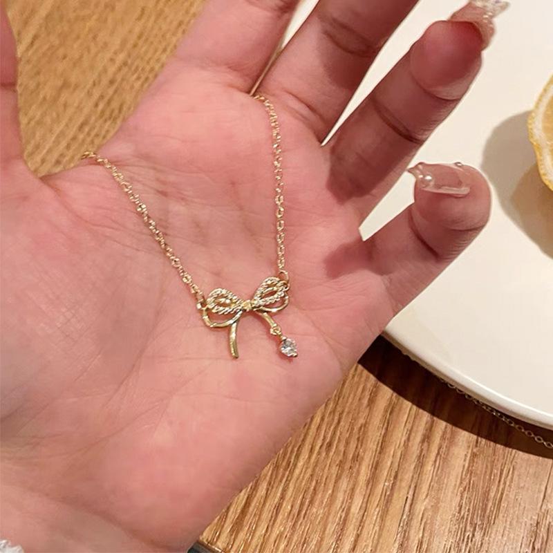 Bowknot Zircon Clavicle Necklace - Women's Luxury Summer Fashion Accessory