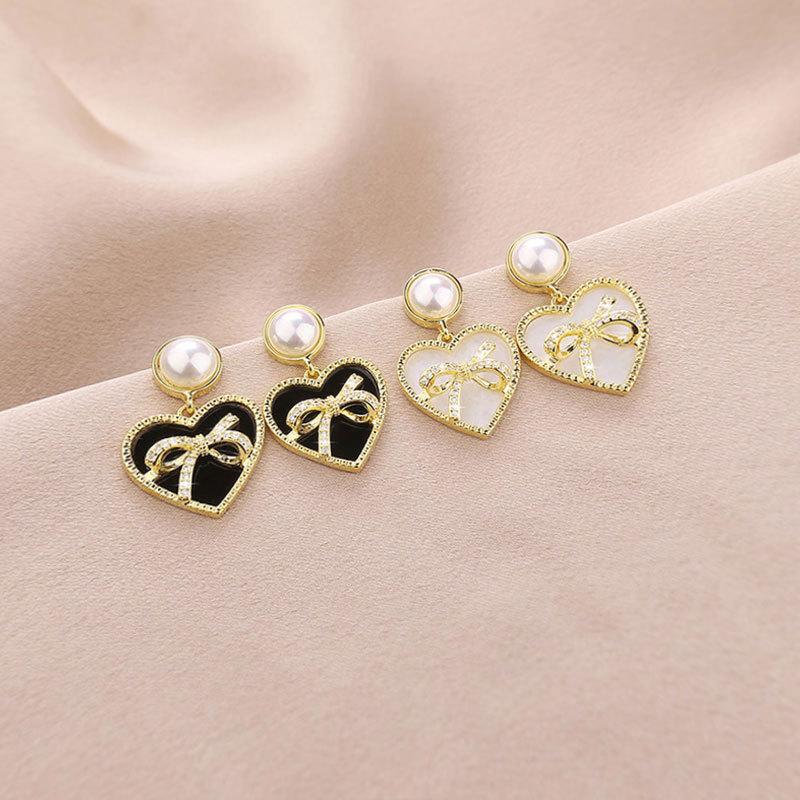 New Classic Simple Heart Bow Butterfly Earrings For Women French Style Black Stud Earrings Fashion Ear Buckle Jewelry