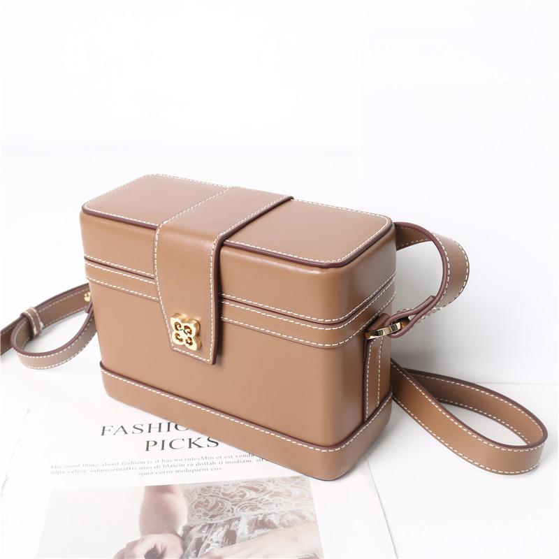 

Real Leather Cowhide Women s Bag 2025 New Versatile Retro Square Box Single Shoulder Crossbody Small коричневий