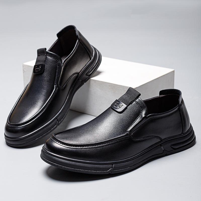 Men's casual leather shoes men's comfortable medium and old soft-soled soft-faced dad shoes