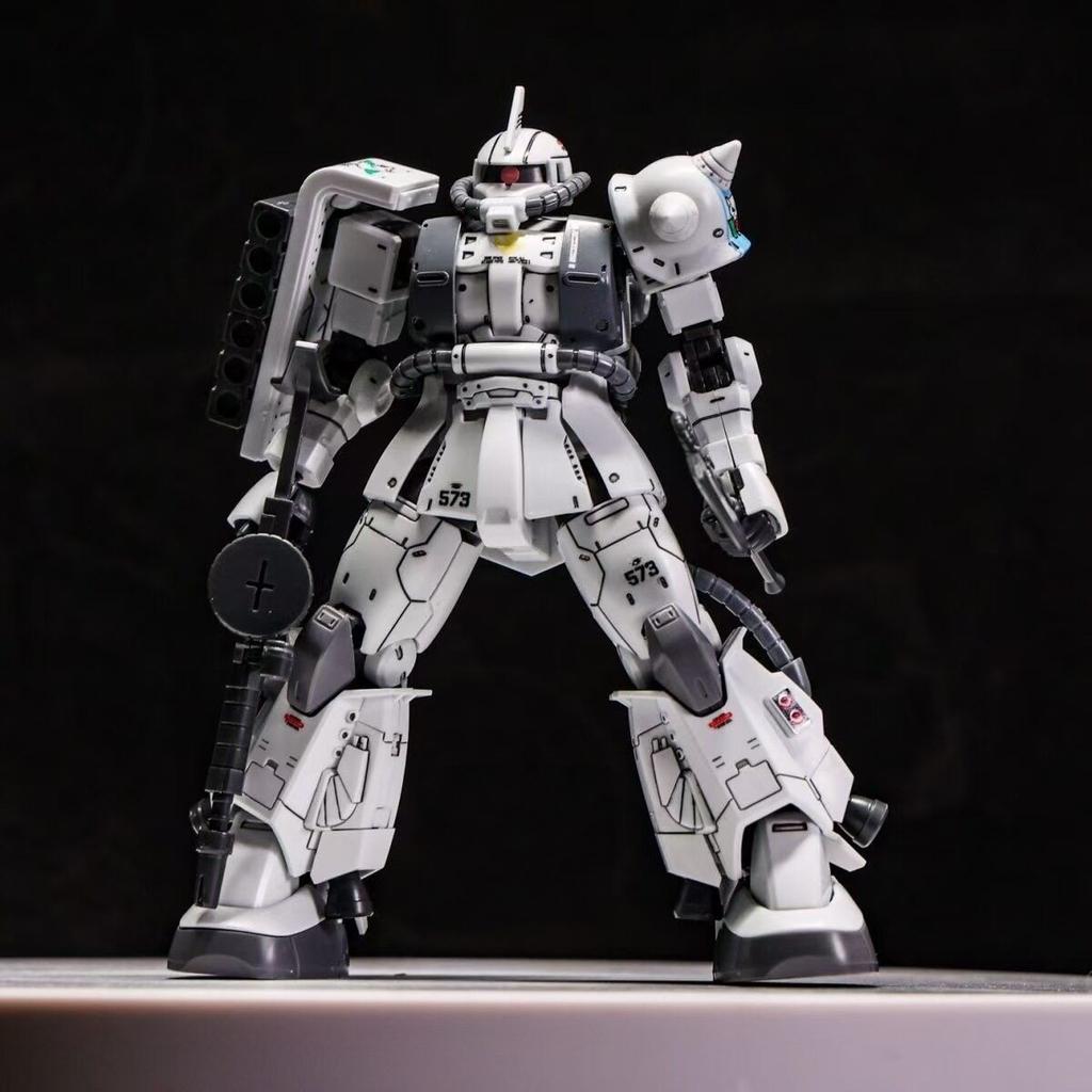1/144 HG Red Zaku & White Wolf Mecha Assembly Model, Anime Action Figure Collectible Building Toy Desktop Ornament Adult Gift