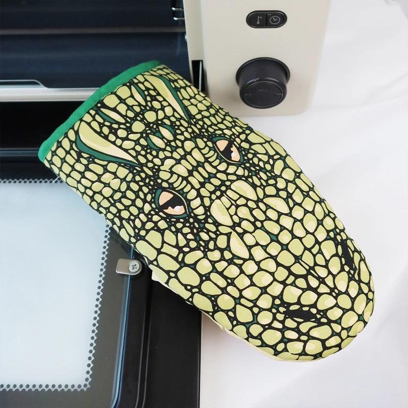 

1/2PCS Crocodile Pattern Microwave Gloves Heat Insulation Thickened Cotton Oven Gloves Baking BBQ Heat Resistant Mitts Glove New