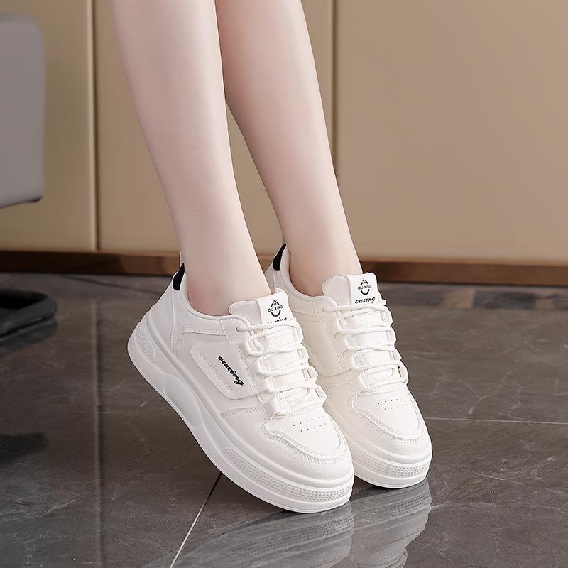 2025 spring little white shoes new Korean version ins female students platform heightening sports board shoes casual street shooting HY319