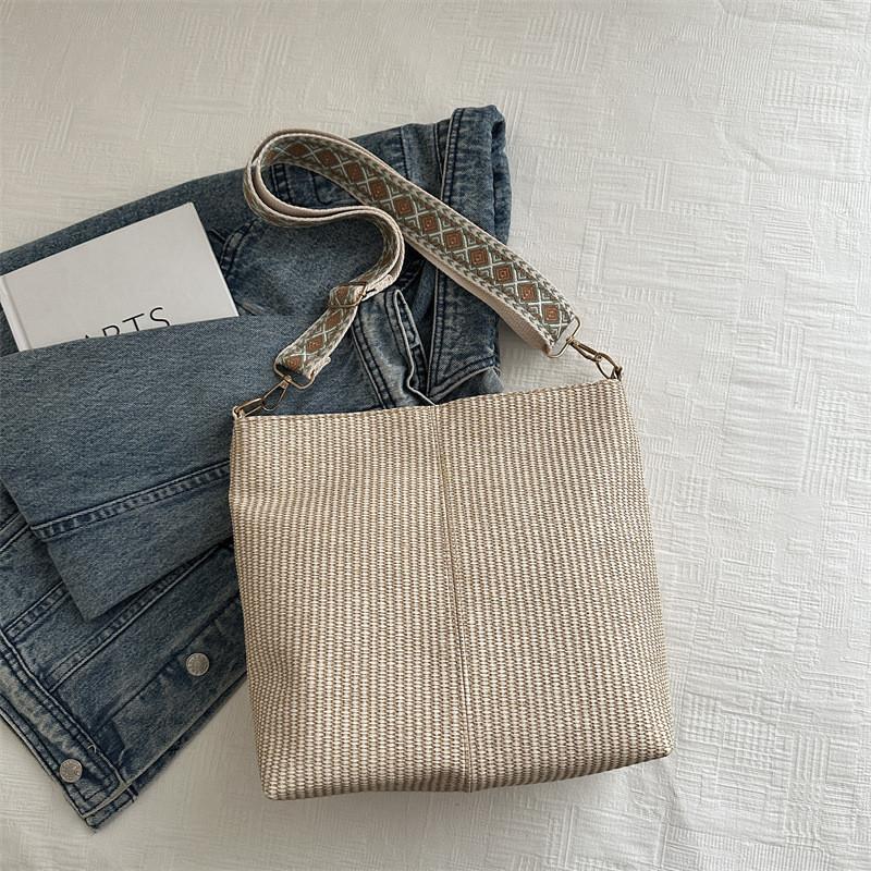 

Soft Yet Durable Canvas Tote Bag In Black Brown Gray Green And Khaki For Women хакі