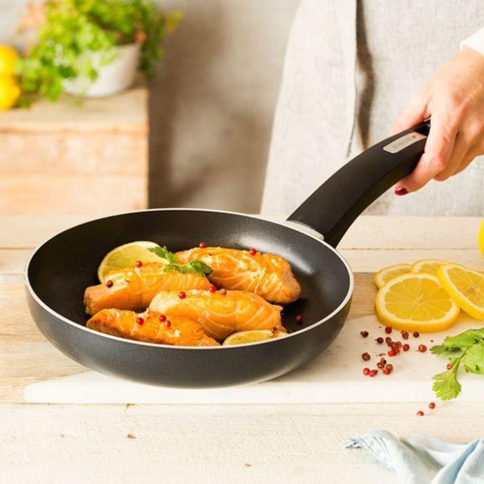 Poêle - monix - resistent plus - 20 cm - aluminium - antiadhésif sans pfoa