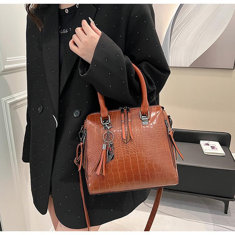 

Жіноча сумка міська проста та модна дитяча та материнська сумка з ПУ, сумка-мессенджер через плече світло-коричневого кольору