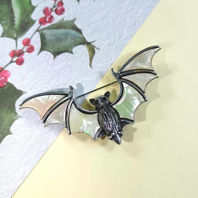 Vintage Silver Shell Bat Brooch Pendant With Animal Design For Women And Men